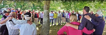 Tout se termine par un hymne à la fratern's avec nos guides. Voir la vidéo